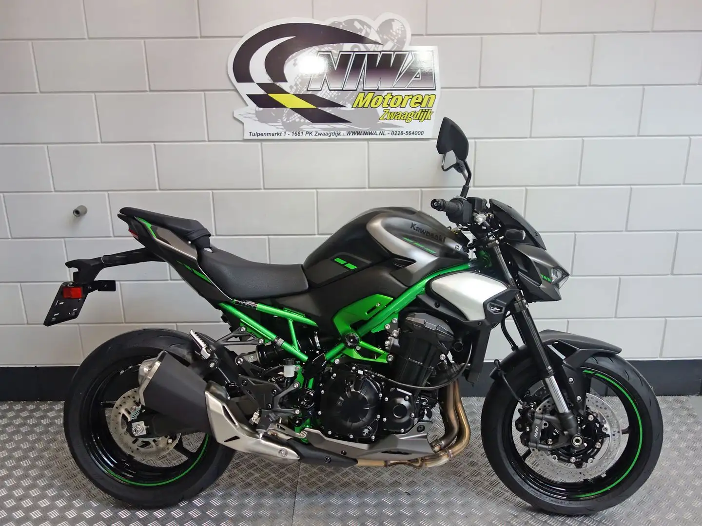 Kawasaki Z 900 Verde - 1