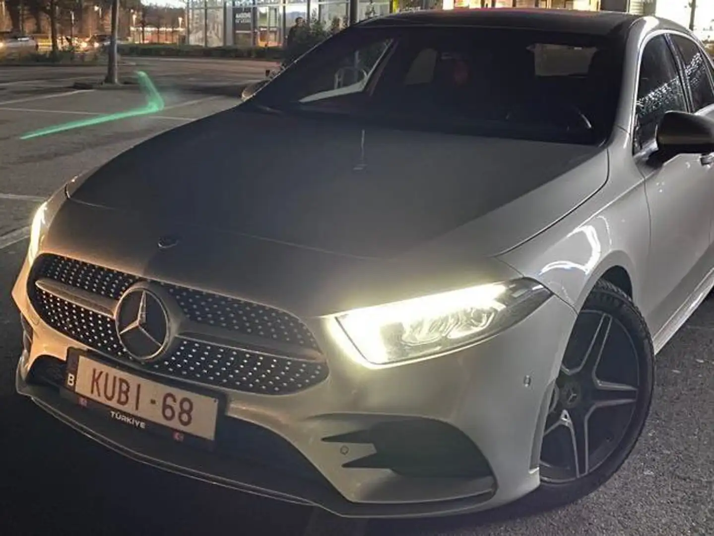 Mercedes-Benz A 180 AMG int-extérieur/ LED Premium/ Sièges sport Argent - 1