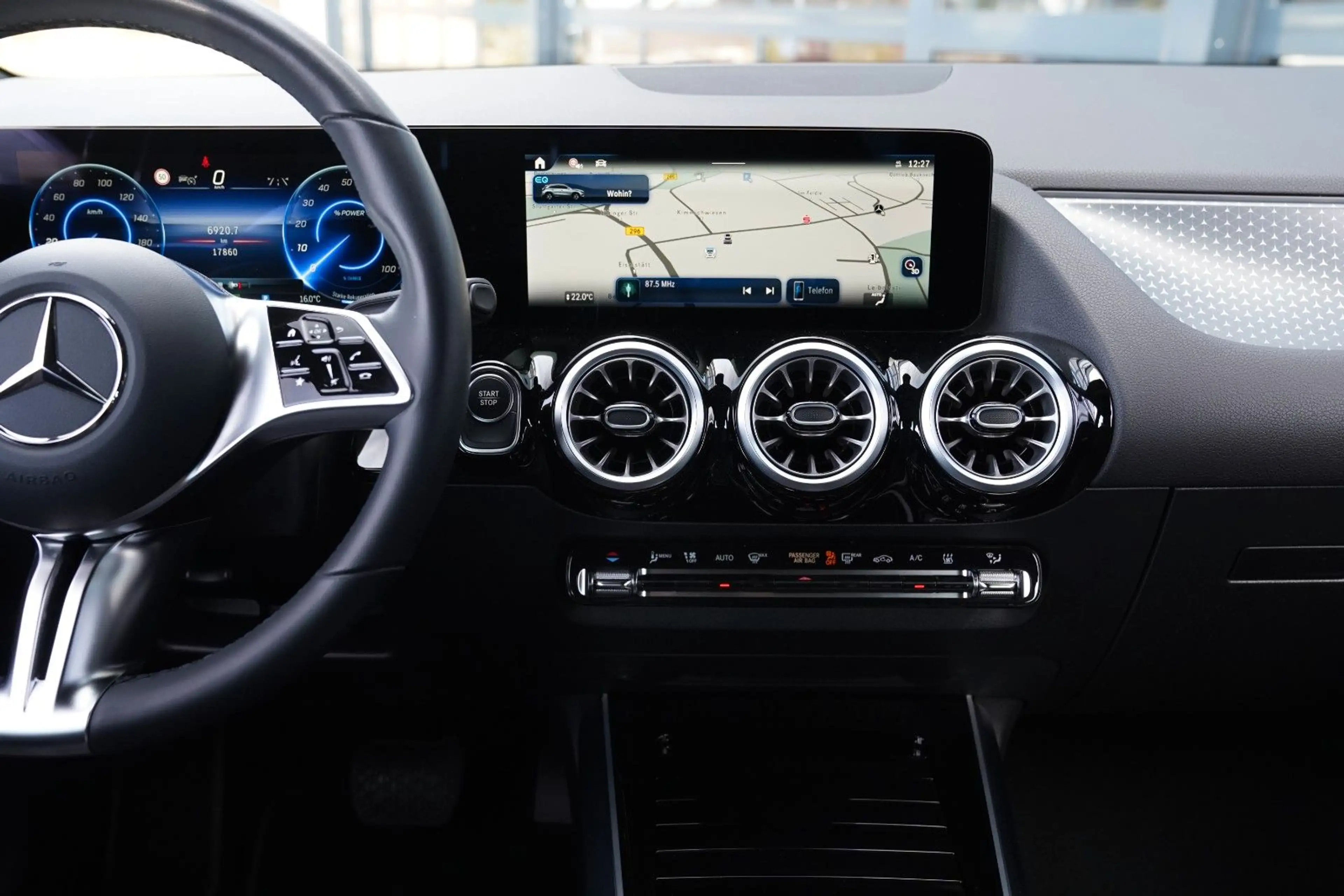 Mercedes-Benz EQA 350 4Matic MBUX Wide -LED-360-Distronic — photo 11