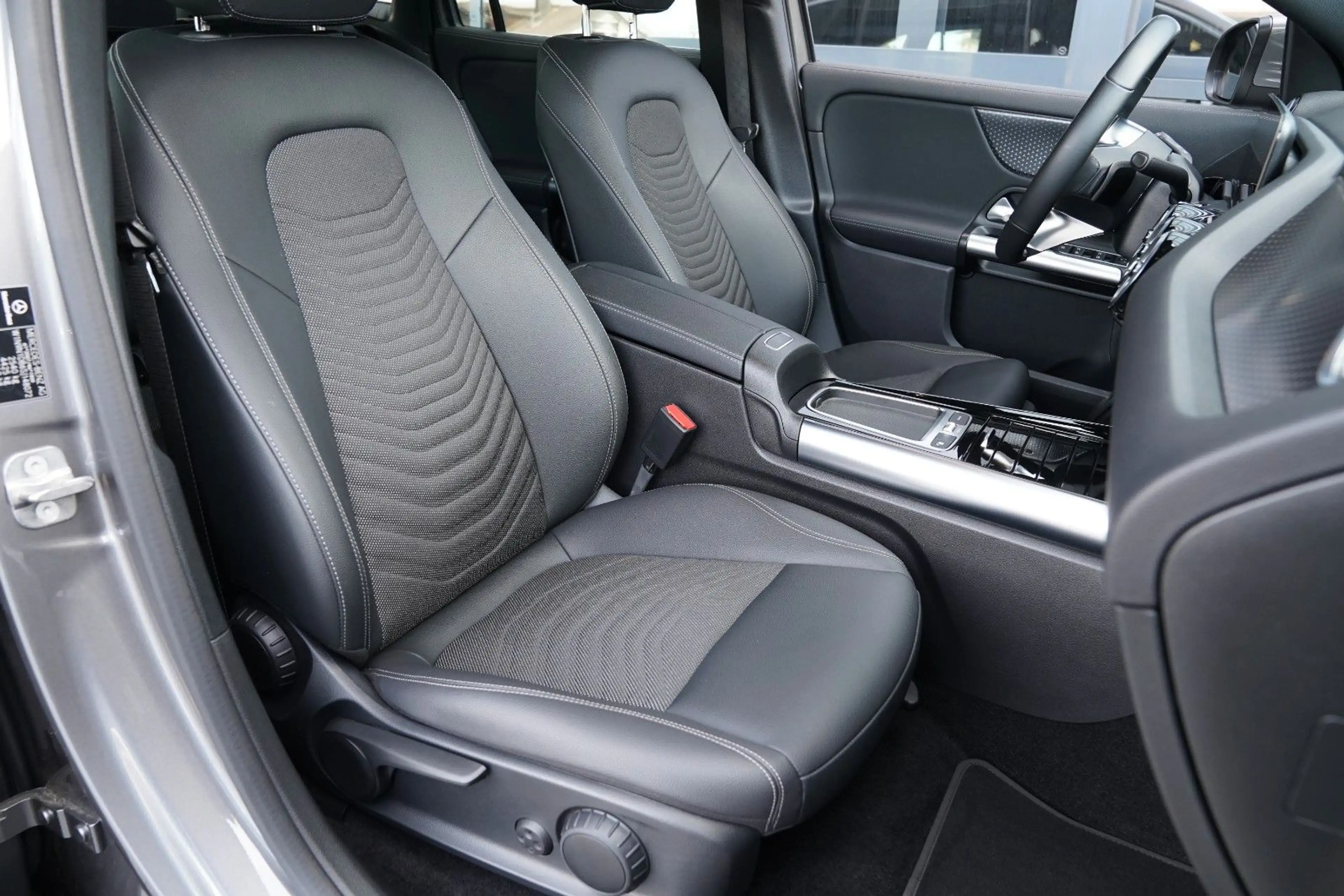 Mercedes-Benz EQA 350 4Matic MBUX Wide -LED-360-Distronic — photo 14