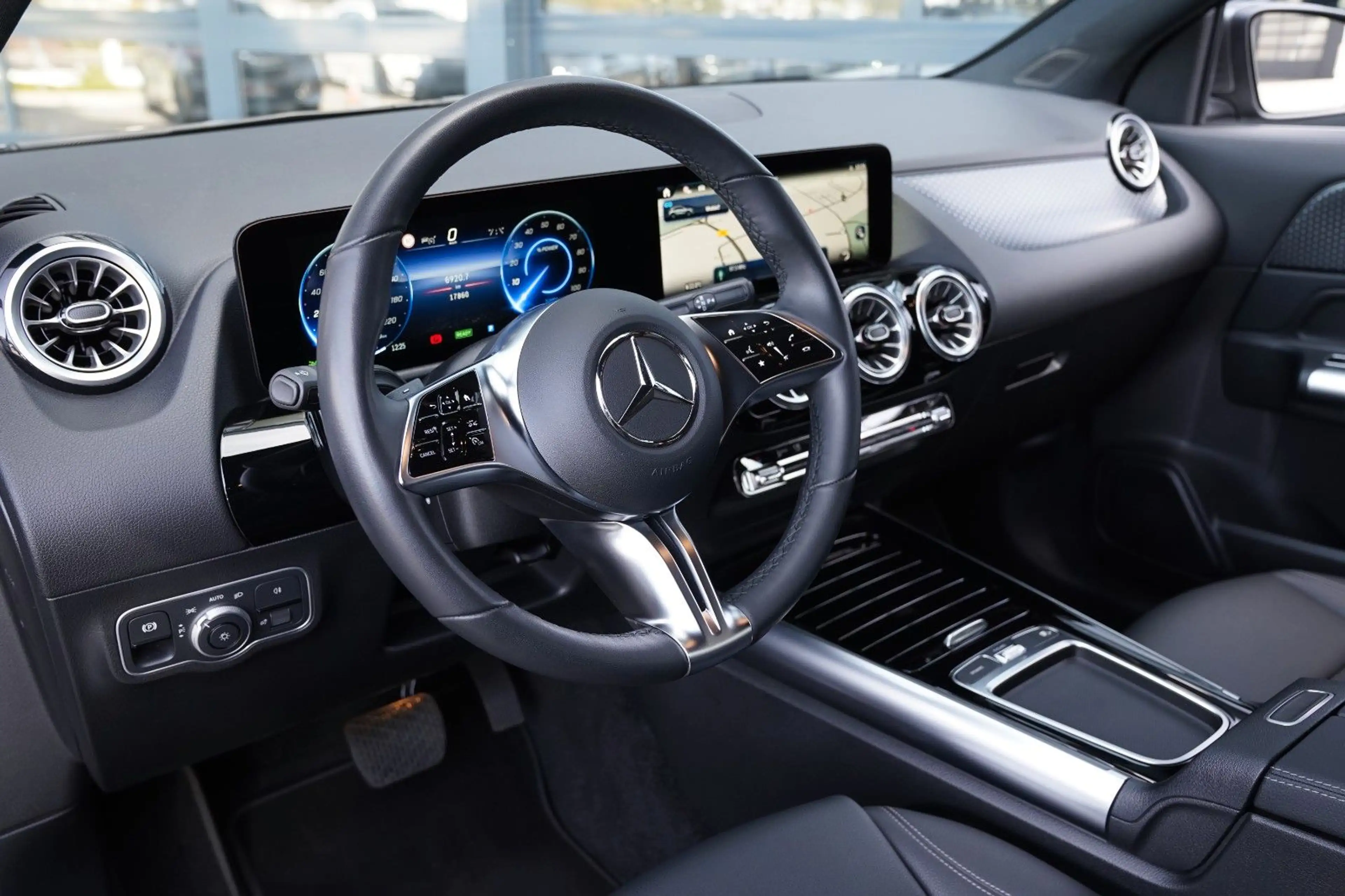 Mercedes-Benz EQA 350 4Matic MBUX Wide -LED-360-Distronic — photo 9