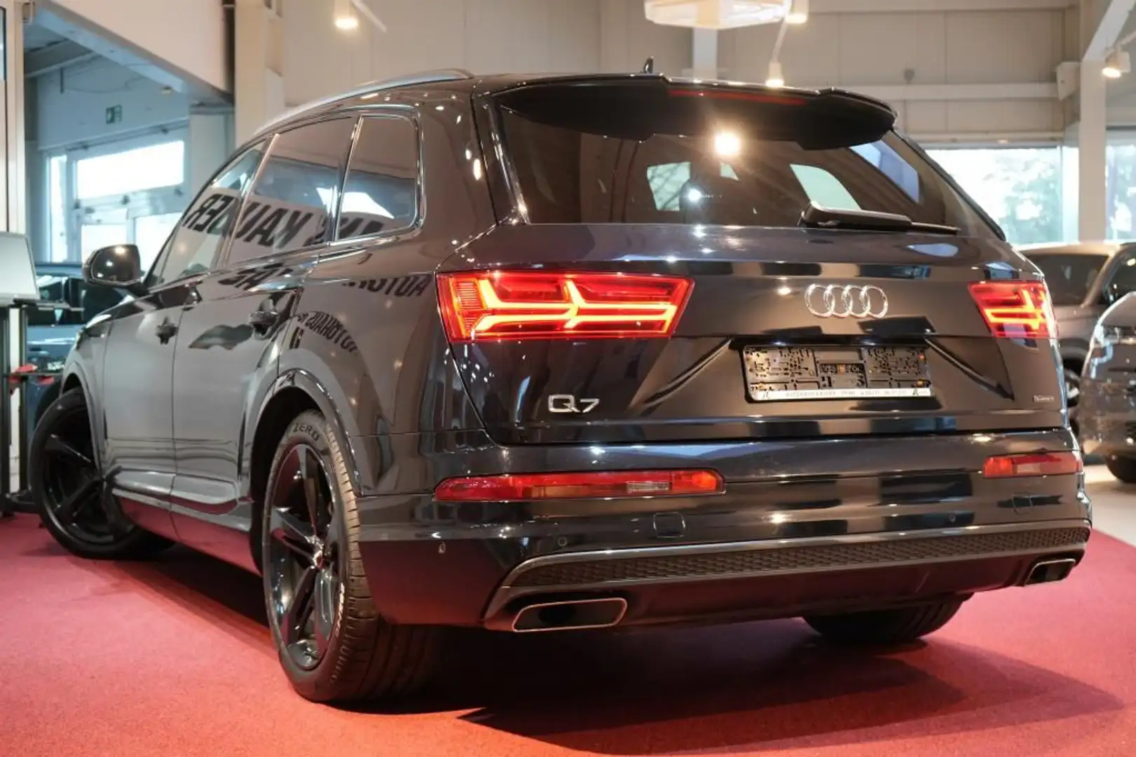 Audi Q7 50 quattro S-Line *7-Sitzer*LED*Navi*Kamera* Zwart - 2