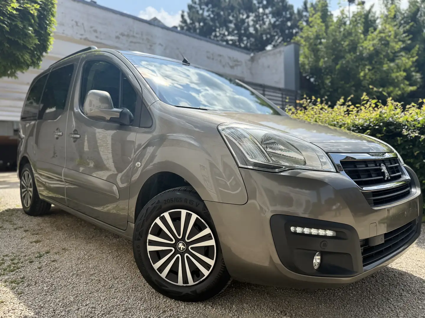 Peugeot Partner Tepee 1.6i Access Grijs - 1