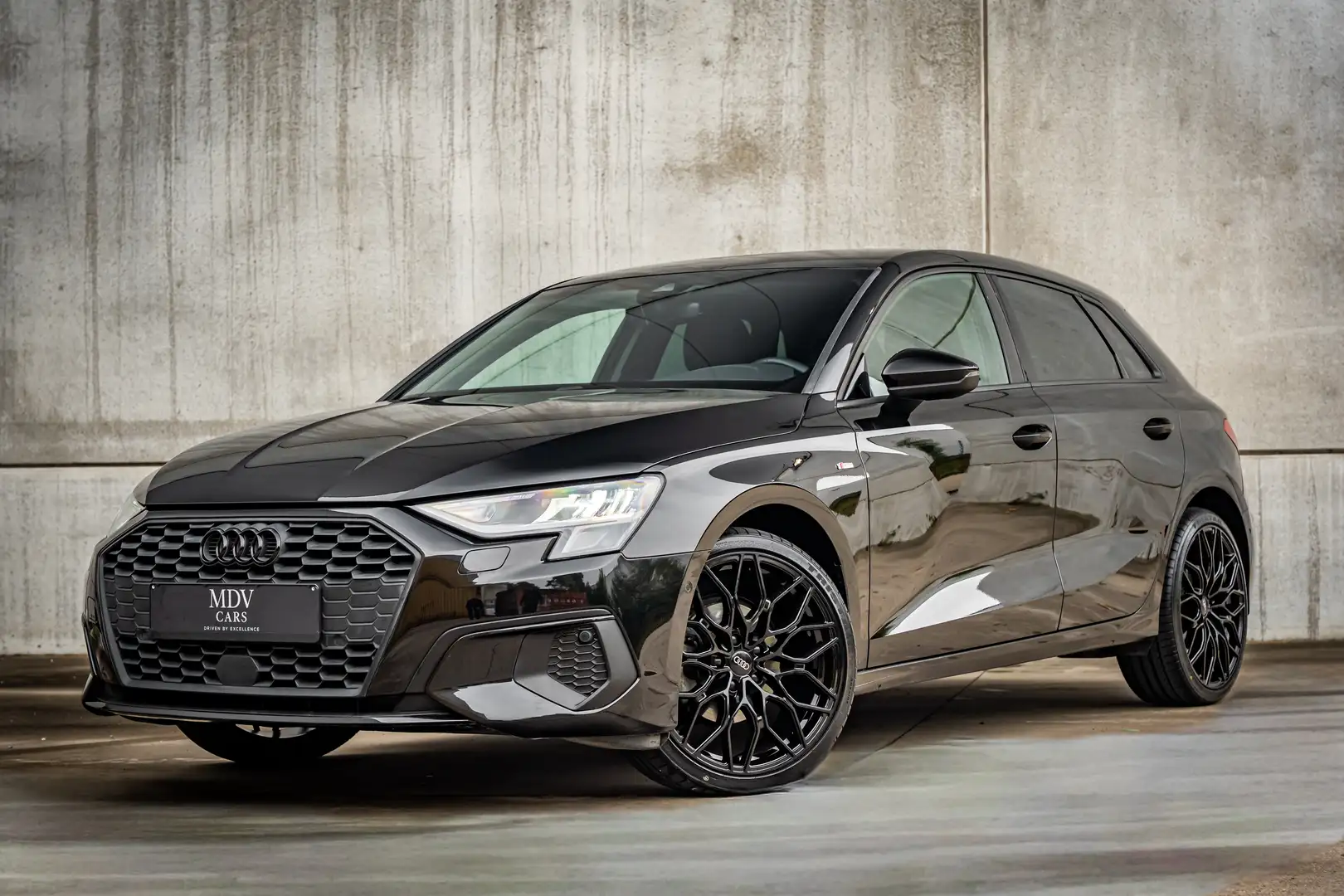 Audi A3 s-line** Look* Grijs - 1