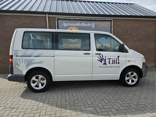 Volkswagen Transporter view 18