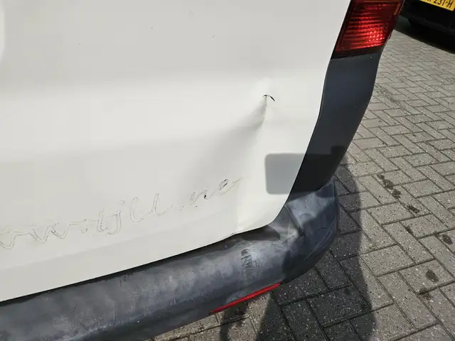 Volkswagen Transporter view 16