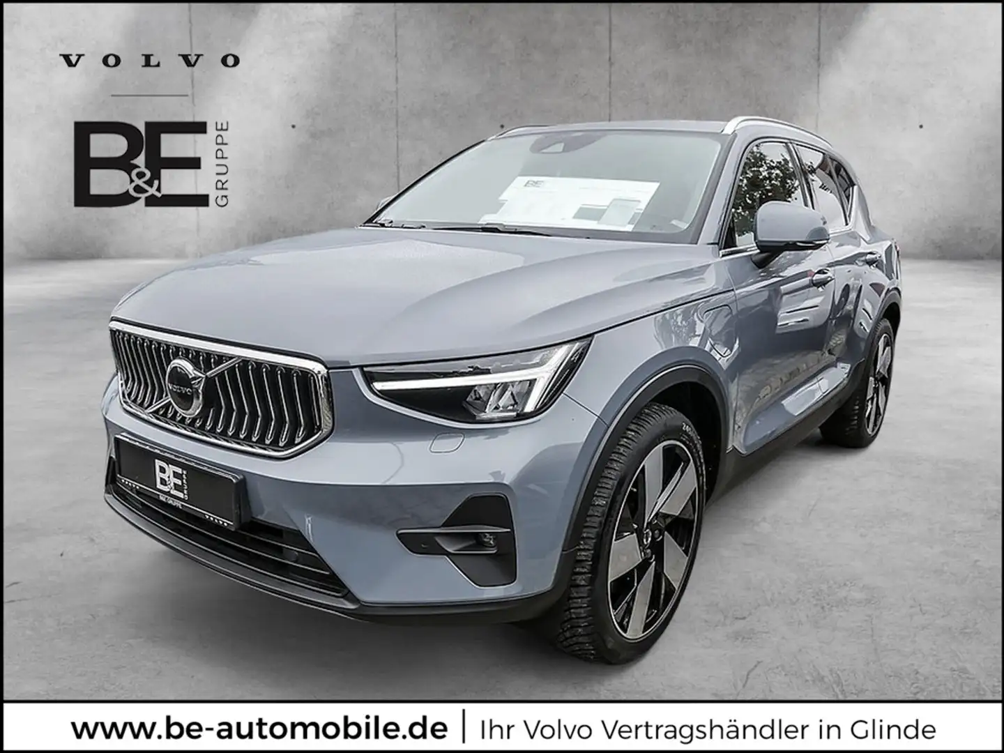 Volvo XC40 T5 Plus Bright Recharge Plug-In Hybrid Grau - 1