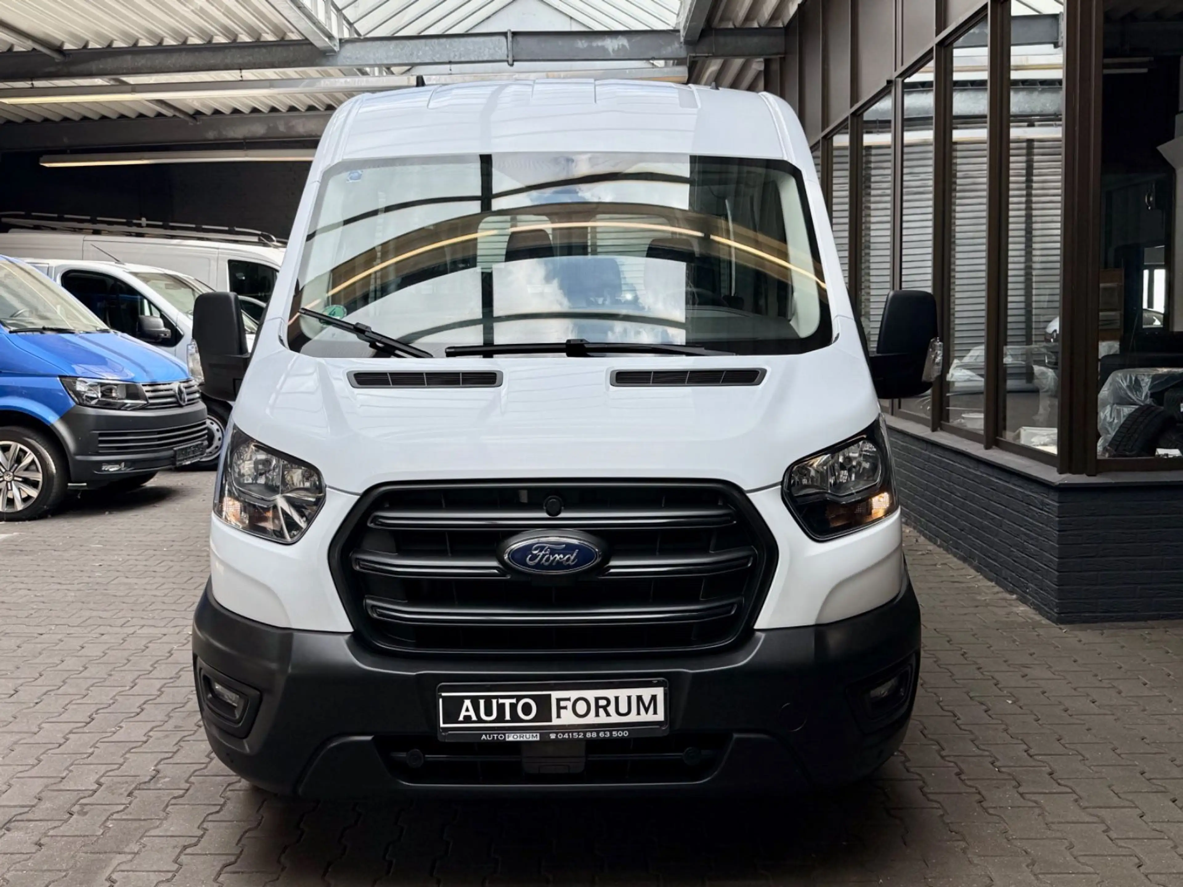 Ford Transit 2.0 D L3H2 BUS 9SITZE 2xKLIMA PDC 1.HAND — photo 3