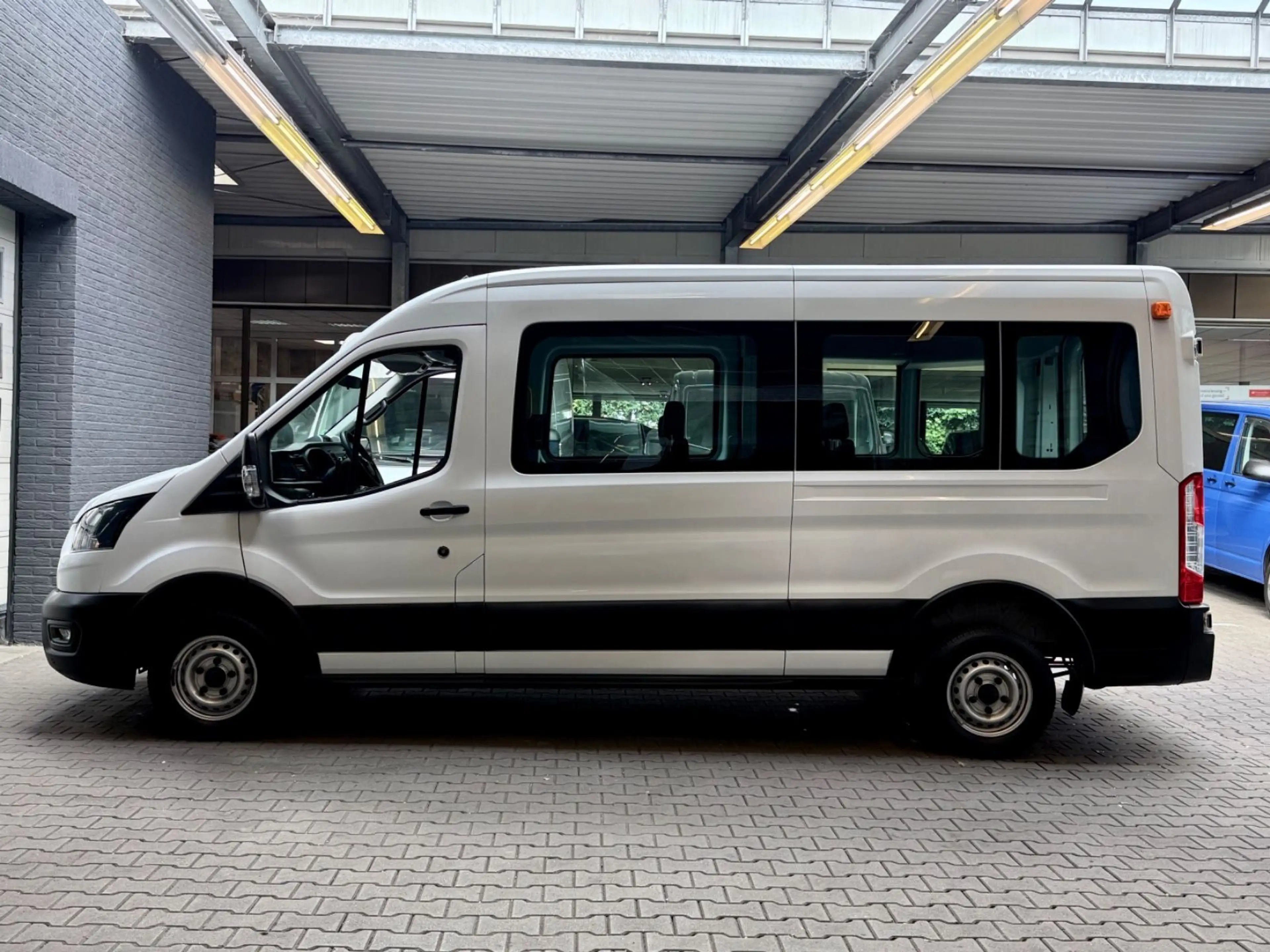 Ford Transit 2.0 D L3H2 BUS 9SITZE 2xKLIMA PDC 1.HAND — photo 6