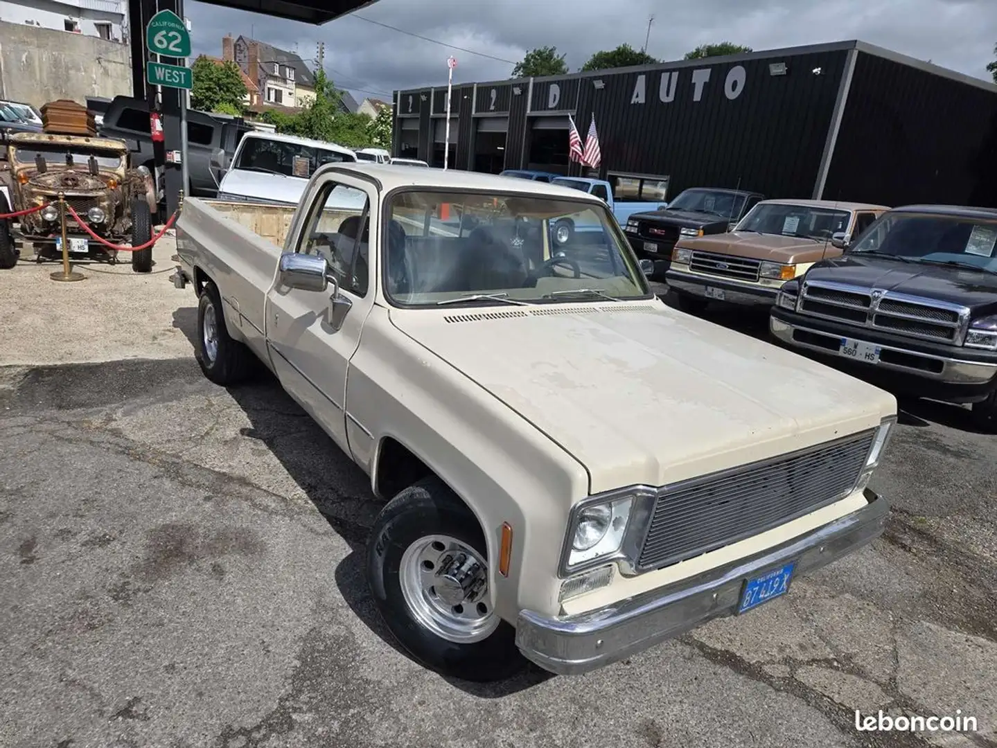 Chevrolet Silverado C20 Custom Deluxe 5.7 V8 350ci Beige - 1