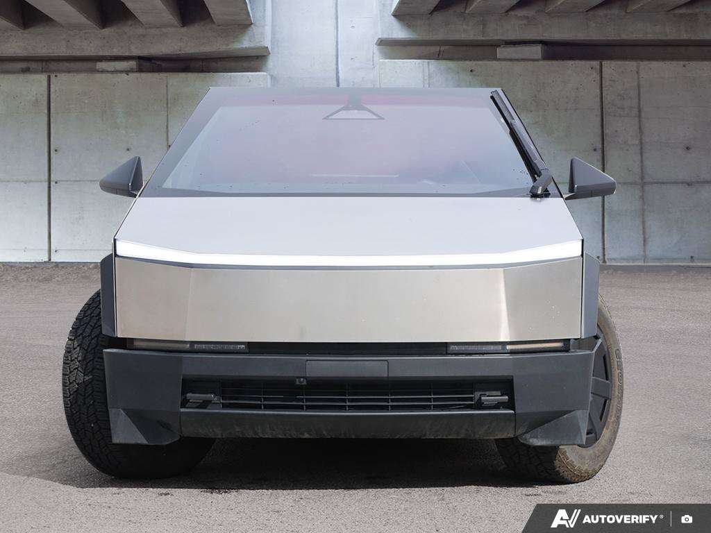 2025 Tesla Cybertruck AWD — снимка 1