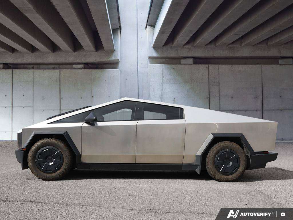 2025 Tesla Cybertruck AWD — снимка 1