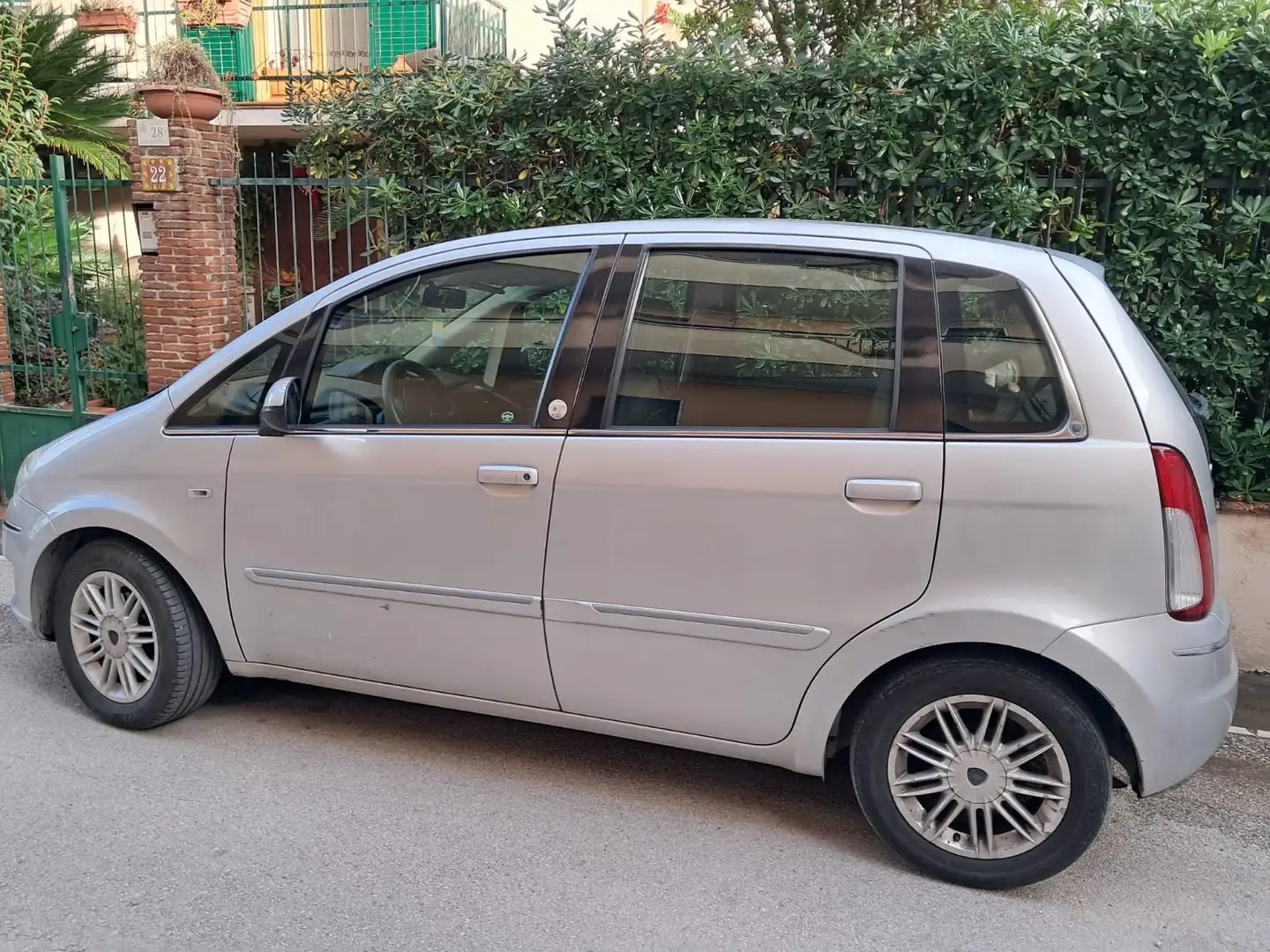 Lancia MUSA 1.4 8v Oro Plus ecochic Gpl - 2