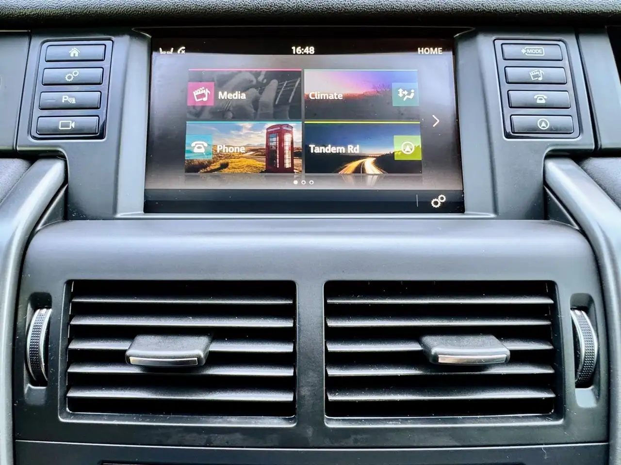 Land Rover Discovery Sport снимка Land Rover Discovery Sport