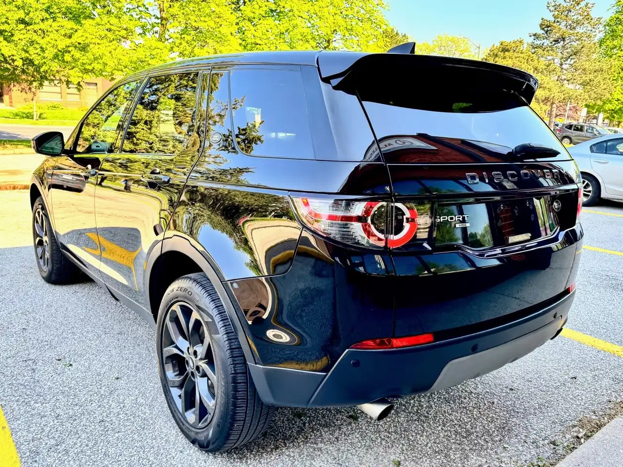 Land Rover Discovery Sport снимка Land Rover Discovery Sport