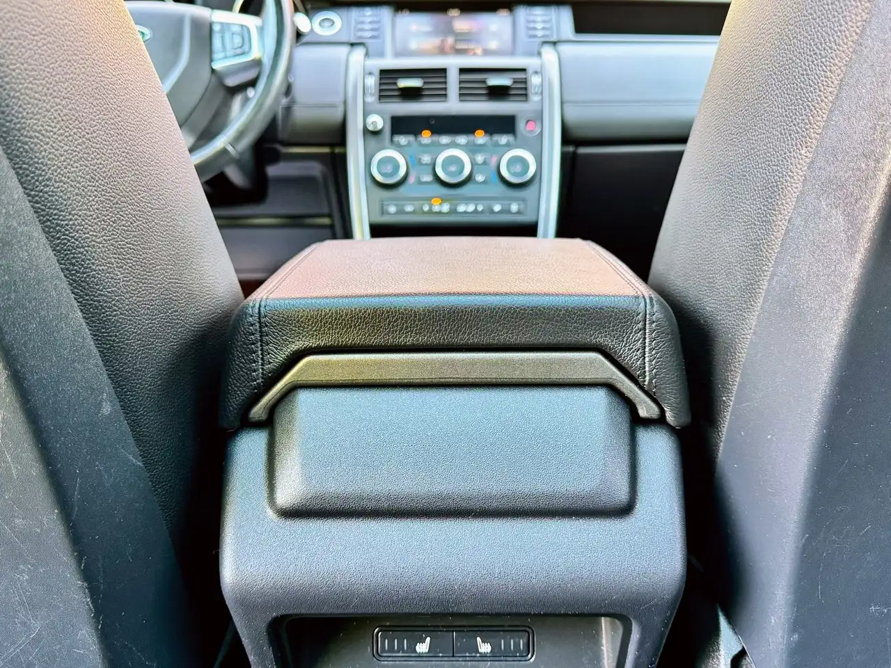 Land Rover Discovery Sport снимка Land Rover Discovery Sport