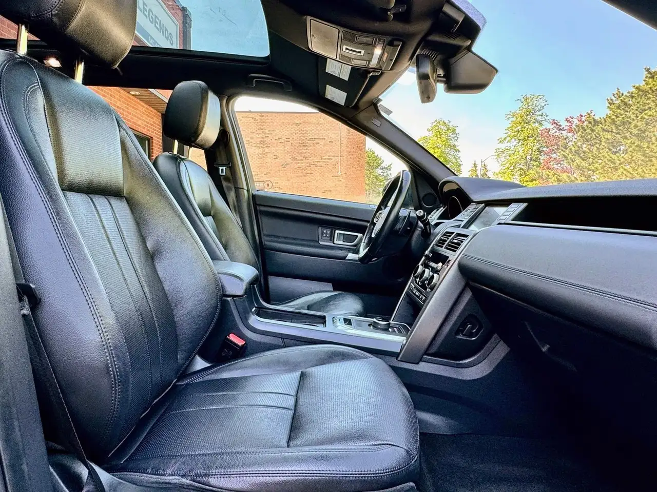 Land Rover Discovery Sport снимка Land Rover Discovery Sport
