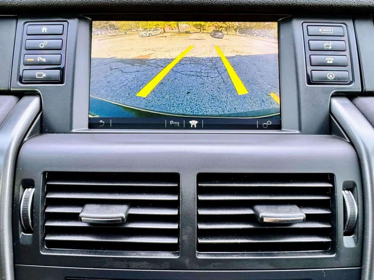 Land Rover Discovery Sport снимка Land Rover Discovery Sport