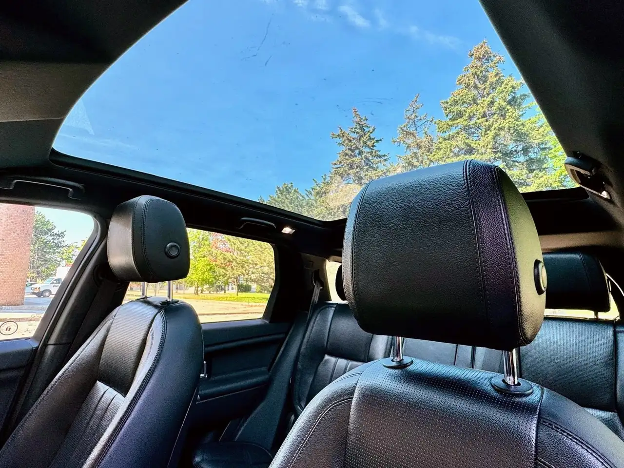 Land Rover Discovery Sport снимка Land Rover Discovery Sport