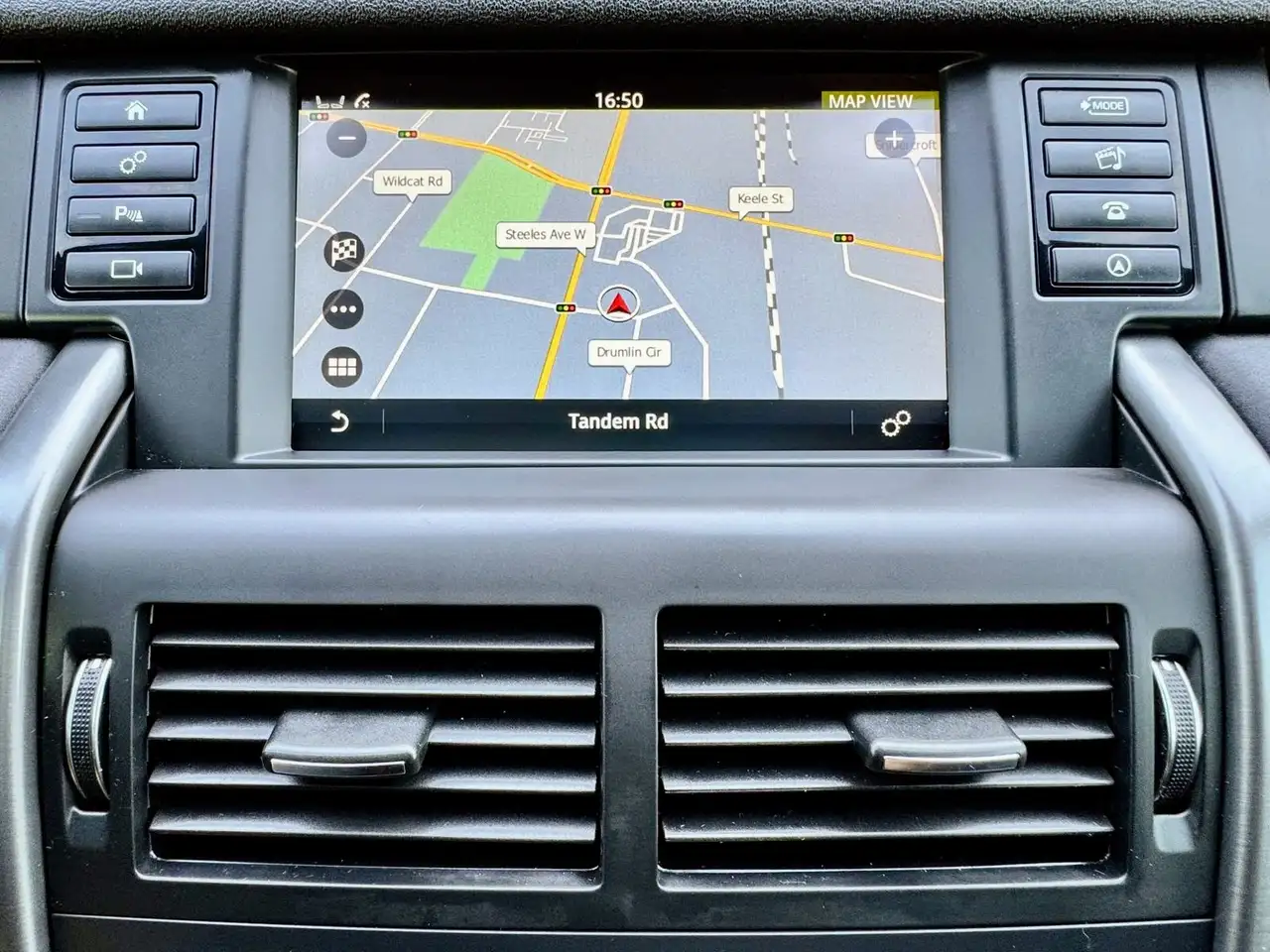 Land Rover Discovery Sport снимка Land Rover Discovery Sport