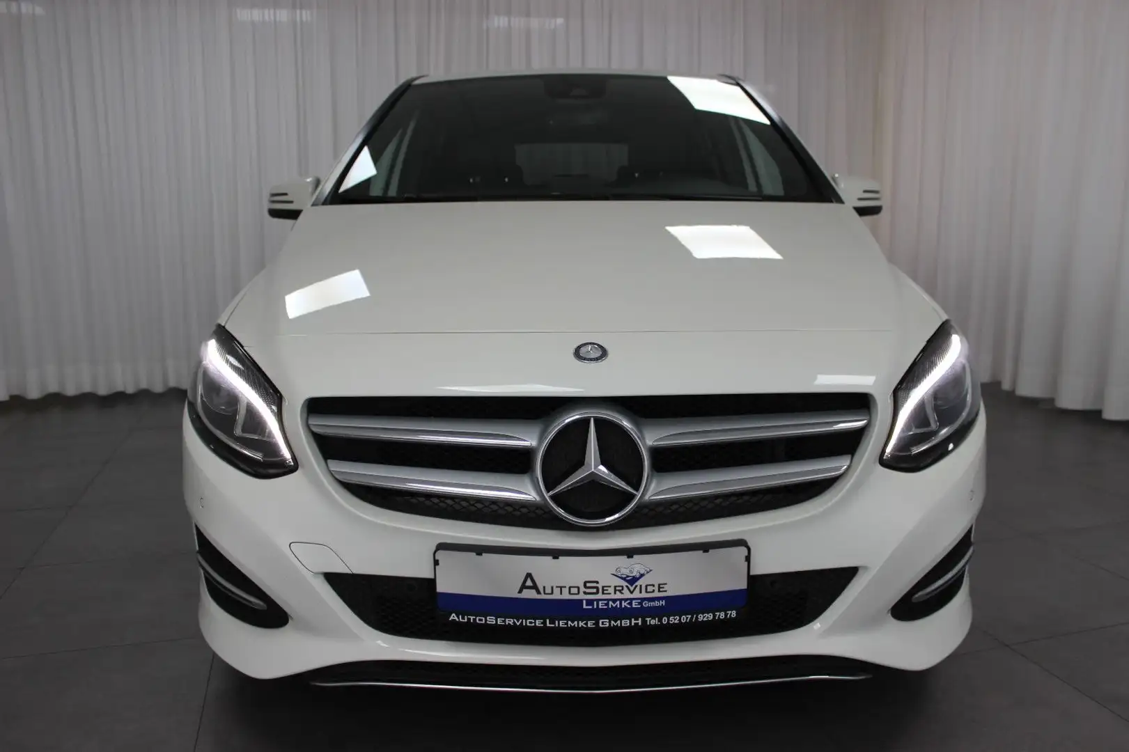 Mercedes-Benz B 180 DCT URBAN AHK LED NAV Bluetooth PDC Tempom White - 2