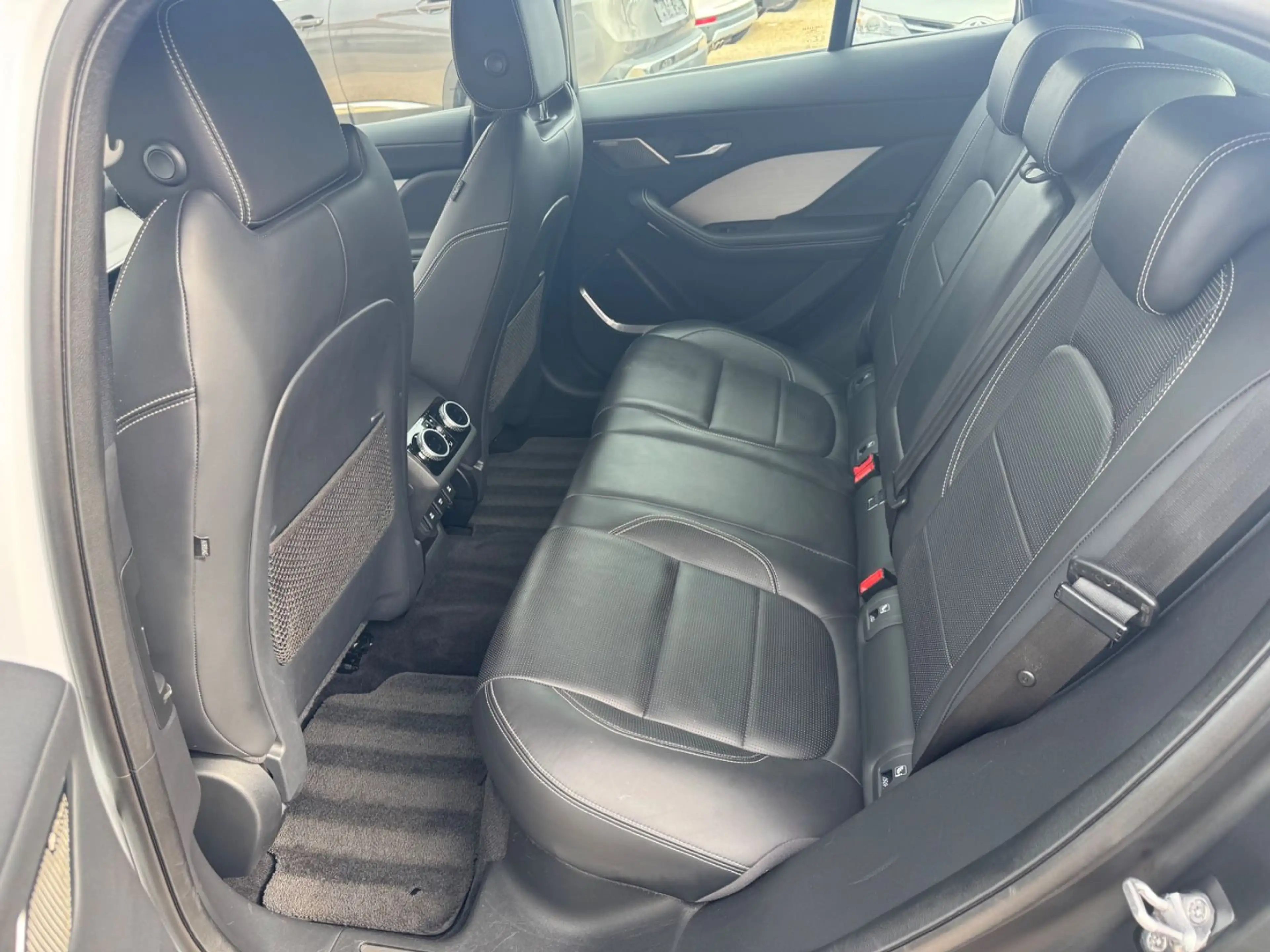 Jaguar I-Pace I-PACE HSE, Panorama,luftfederung,Leder — photo 12