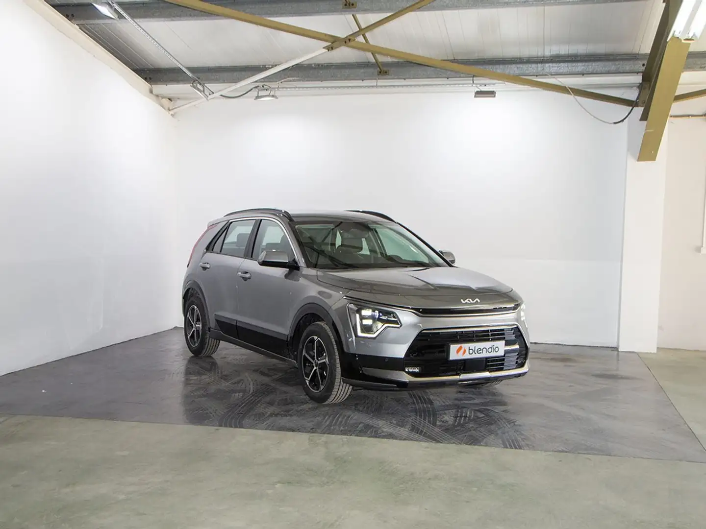 Kia Niro 1.6 GDI HEV DRIVE 129 5P Grau - 2