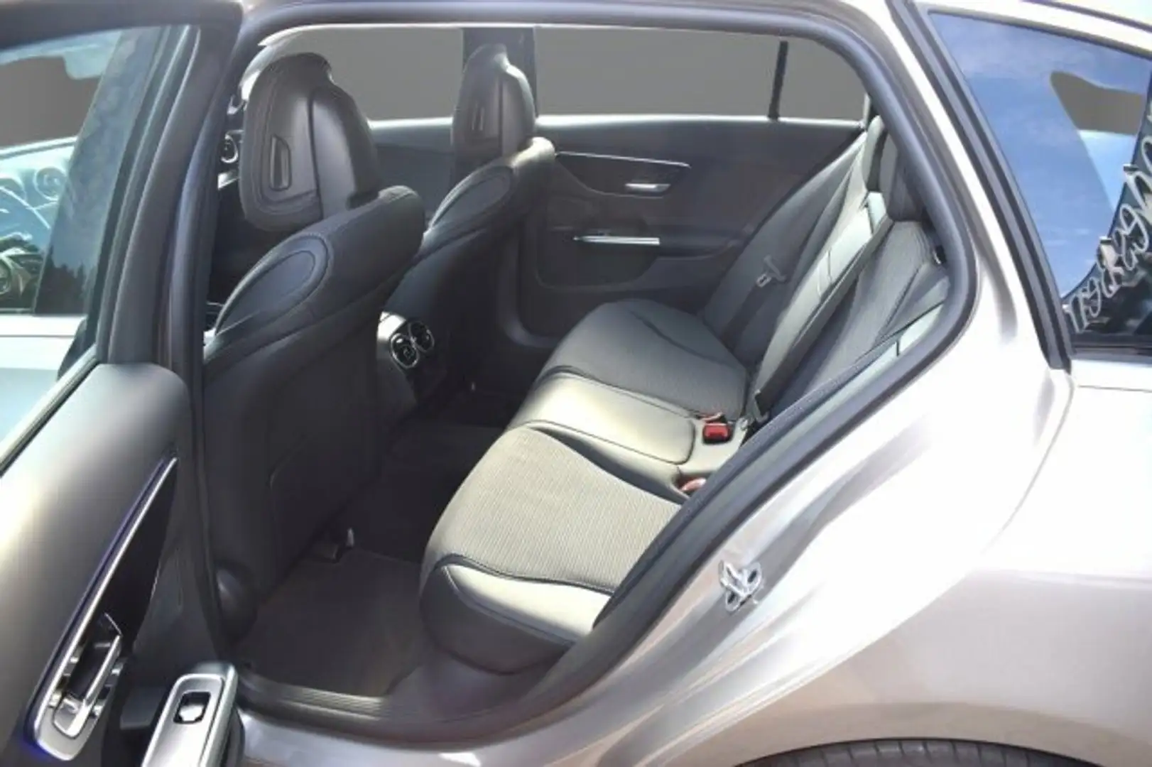 Mercedes-Benz C 180 T Avantgarde EASY-PACK|Kam|Keyless|LED|LMF Argent - 2