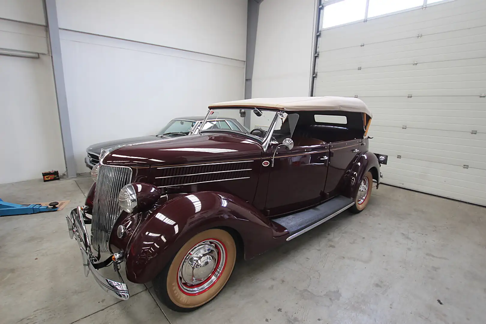 Ford Sonstige Ford V8/ 68 Deluxe Phaeton Cabrio Rot - 1
