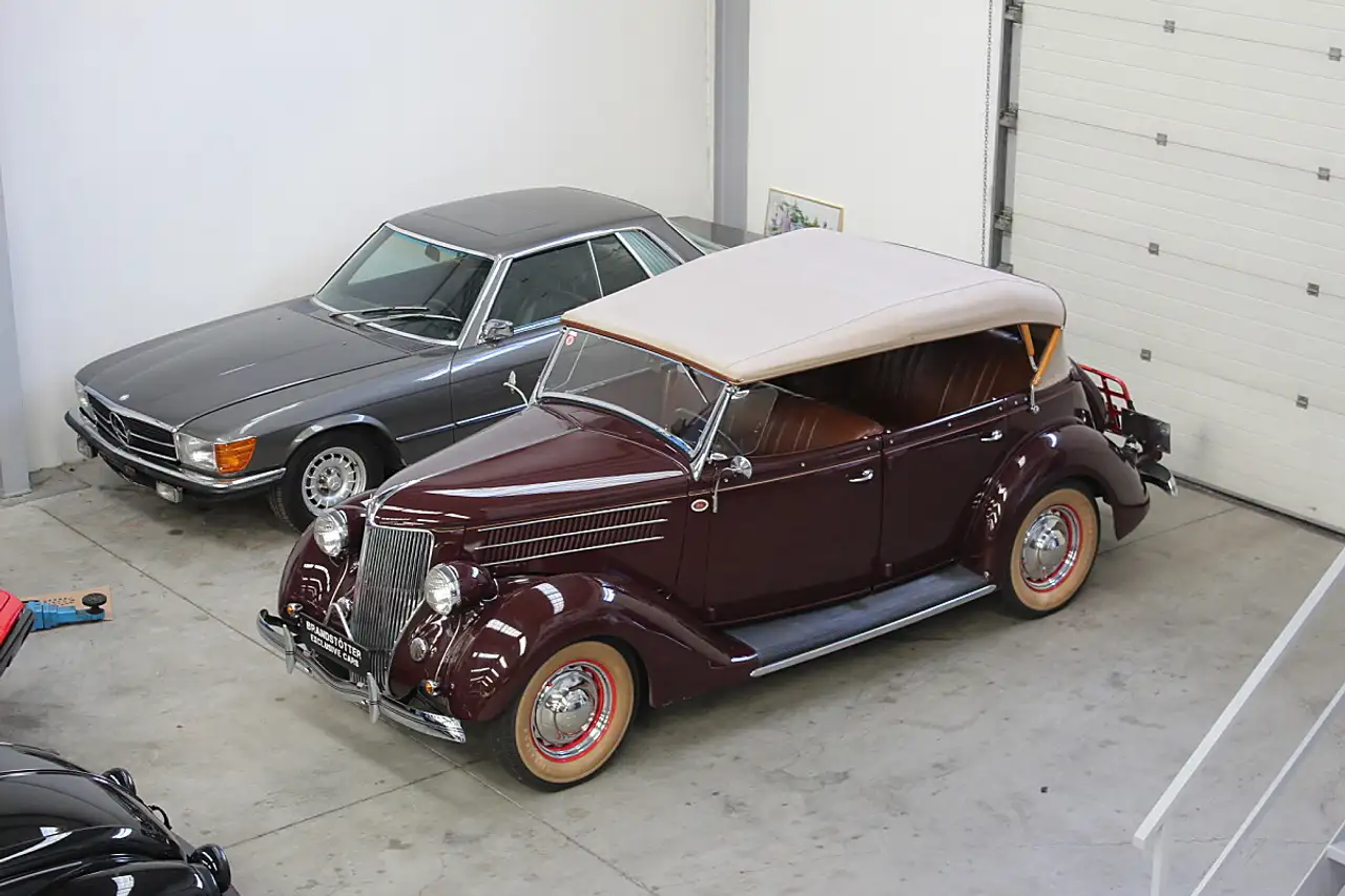 Ford V8/ 68 Deluxe Phaeton Cabrio, foto 5