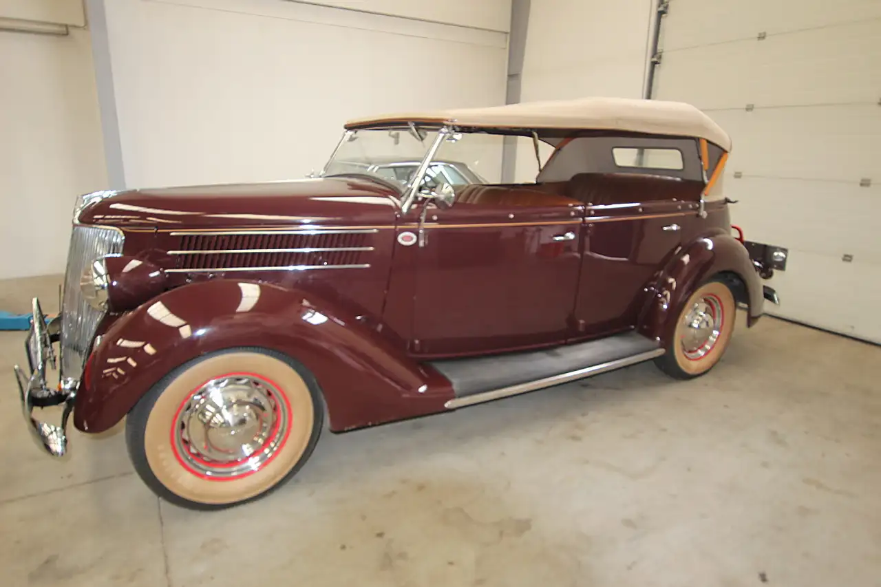 Ford V8/ 68 Deluxe Phaeton Cabrio, foto 4
