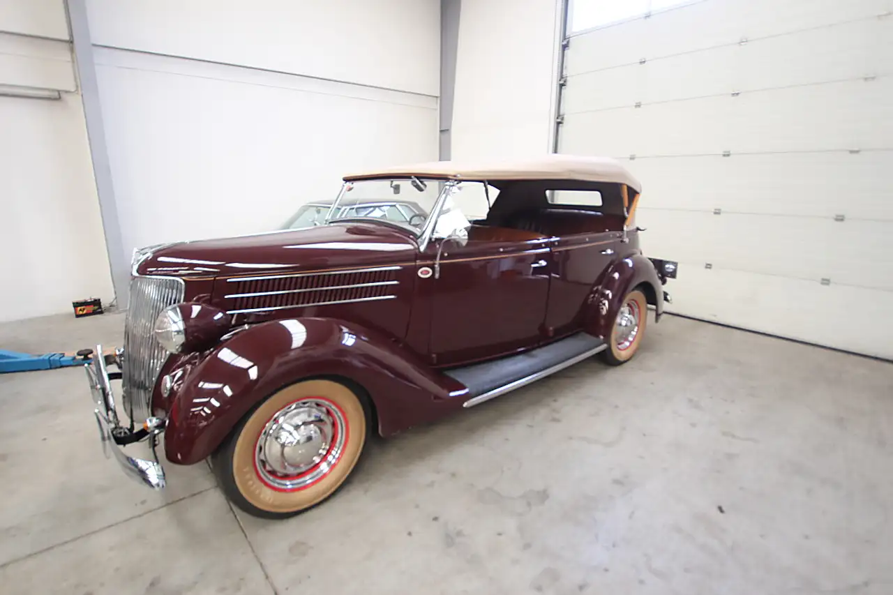 Ford V8/ 68 Deluxe Phaeton Cabrio, foto 6