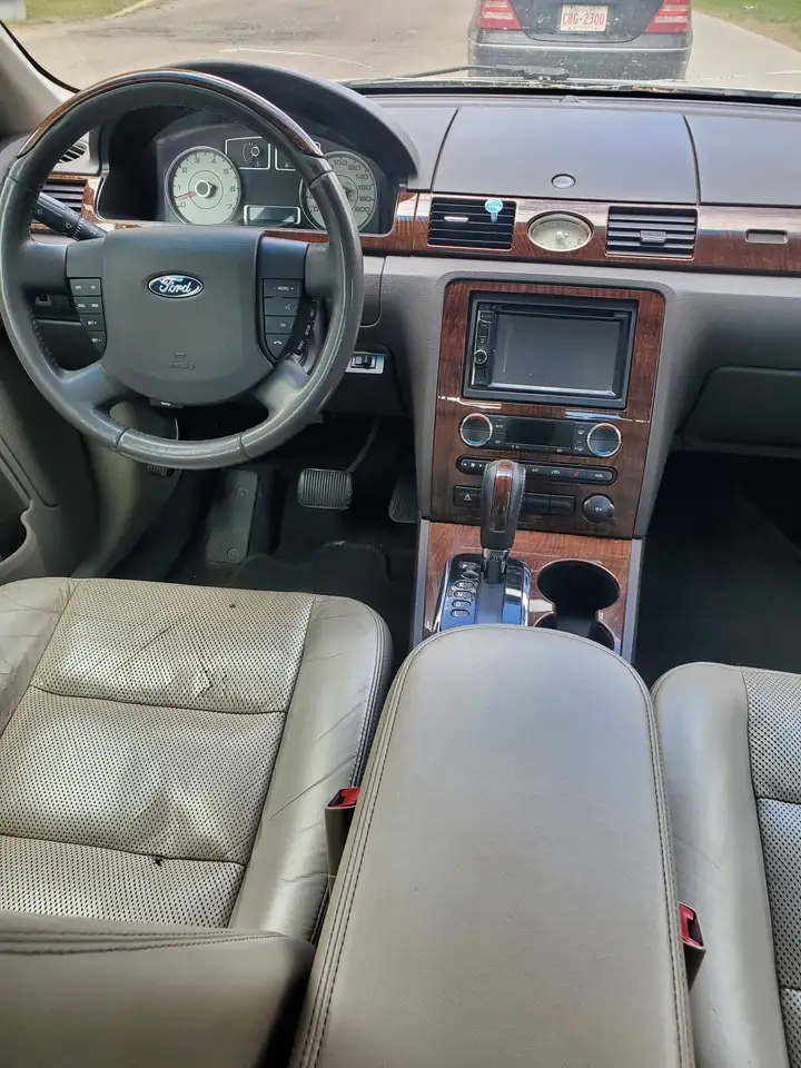 Ford Taurus снимка Ford Taurus