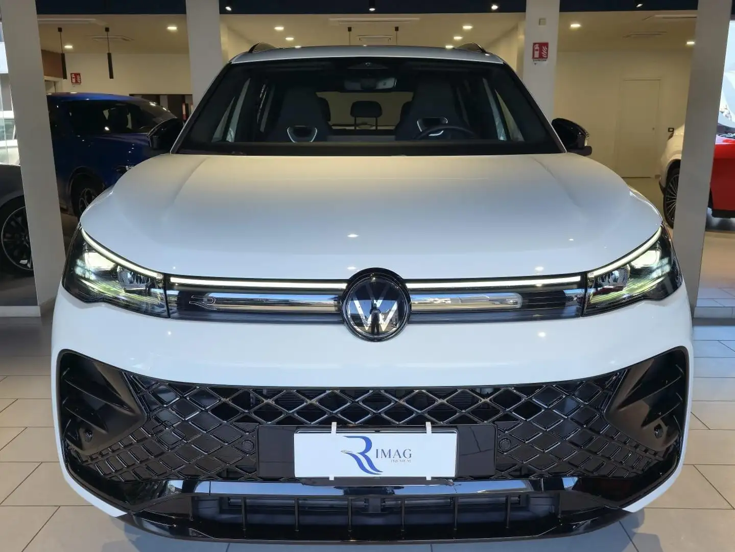 Volkswagen Tiguan Tiguan III 2024 2.0 tdi R-Line Plus 150cv dsg Weiß - 2