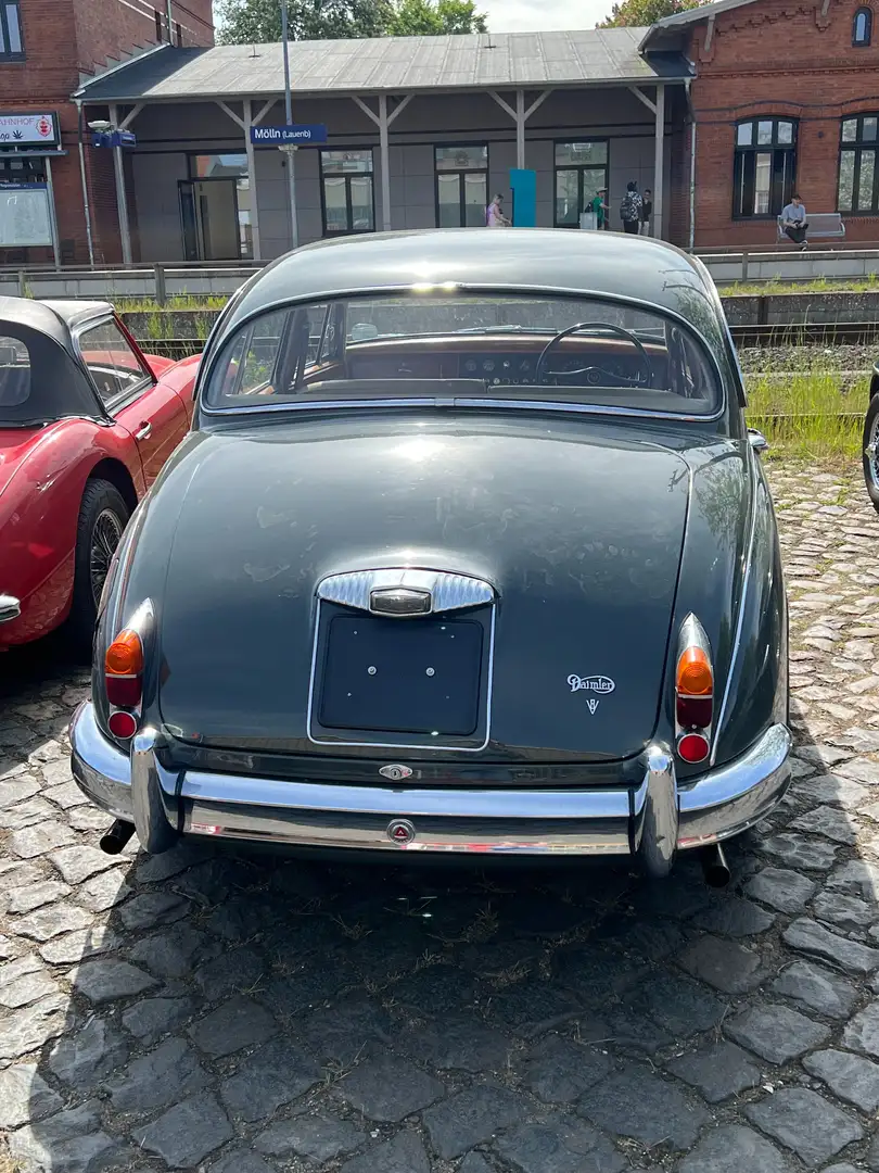 Jaguar Daimler 250 V8 Zelená - 2