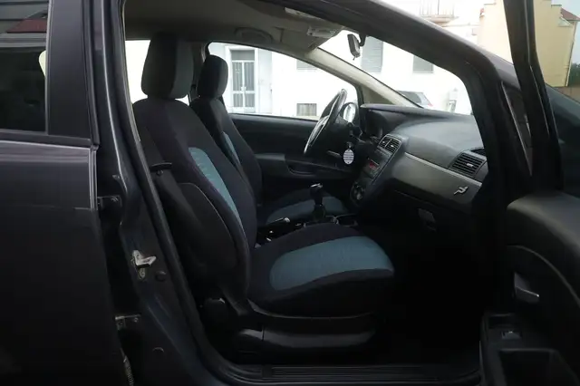 Fiat Grande Punto view 10