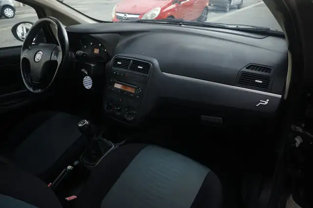 Fiat Grande Punto view 8
