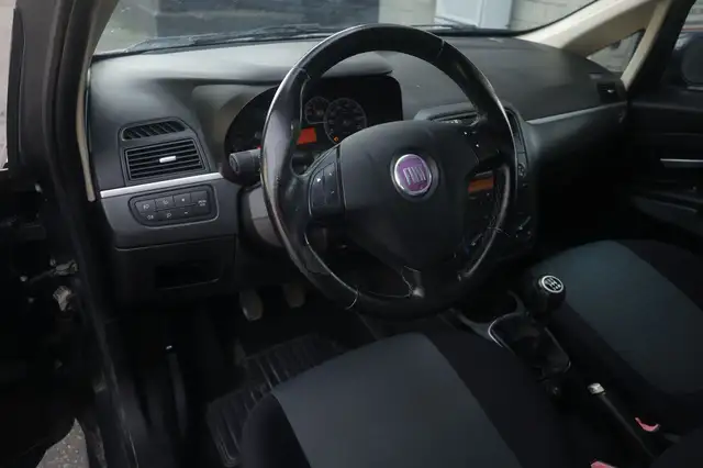 Fiat Grande Punto view 14
