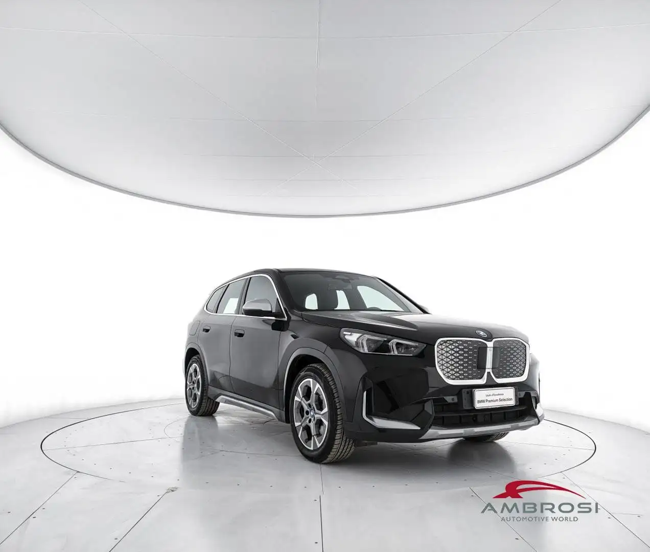 BMW iX1 edrive 20 Noir - 2