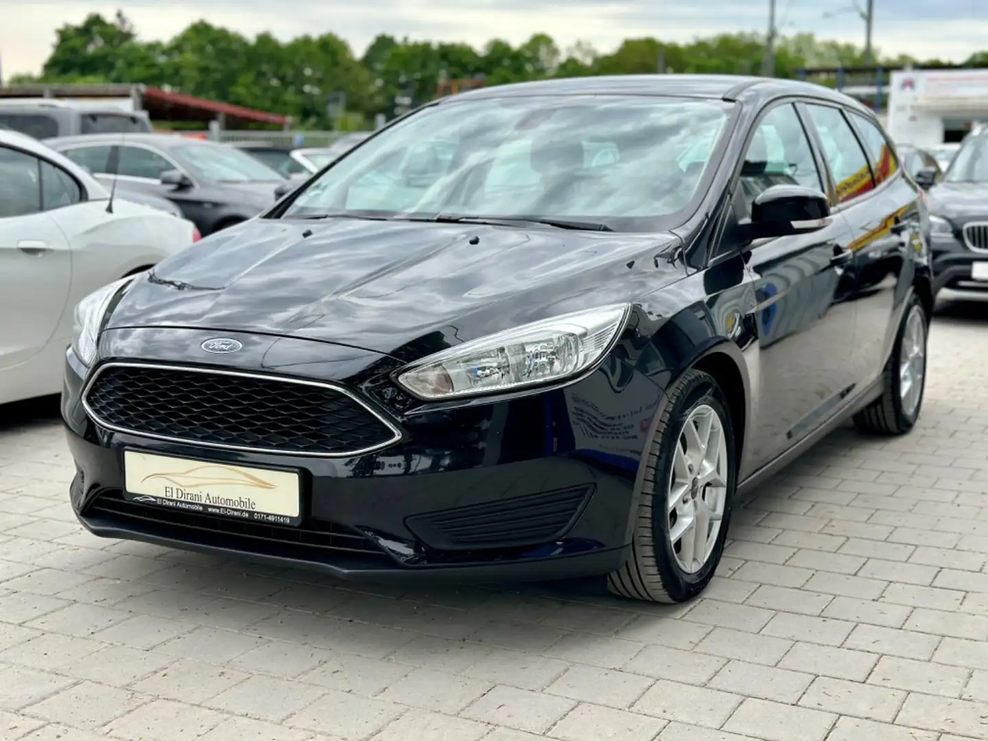 Ford Focus Turnier Business Autom/Anhängerk/DAB/PDC/ Schwarz - 2