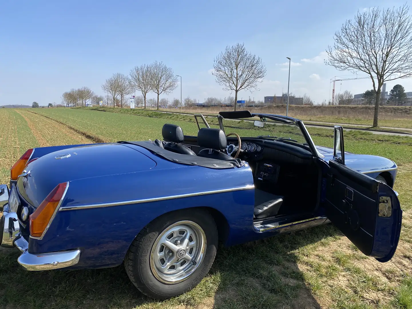 MG MGB Blau - 2