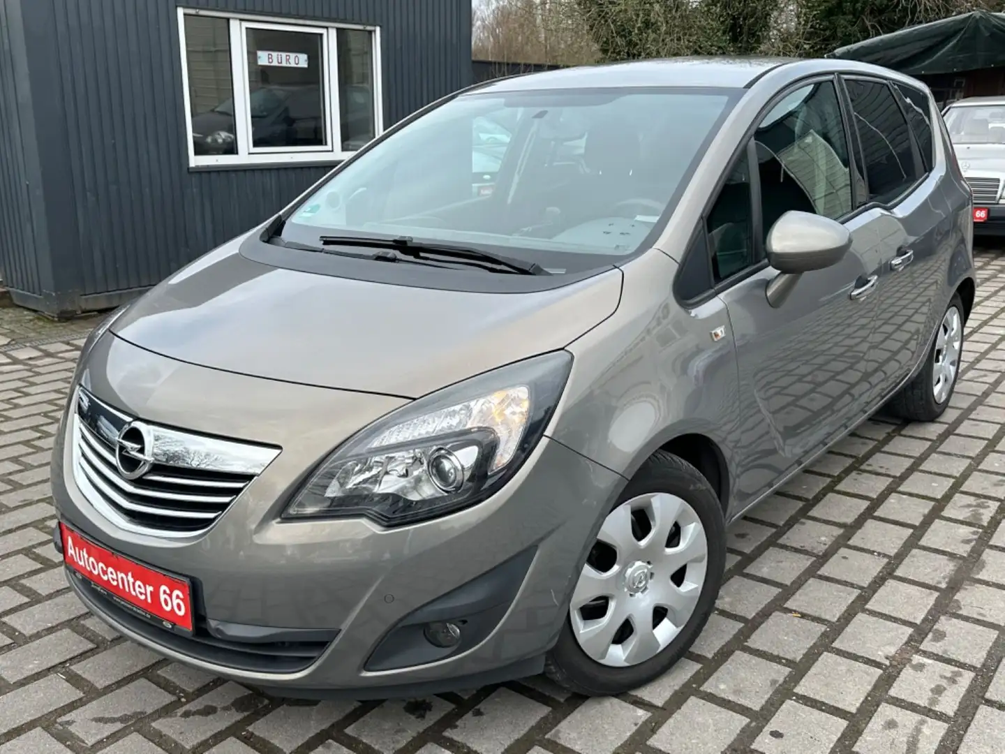 Opel Meriva B Innovation*LEDER*AHK*PDC*TEMPOMAT*KLIMA Brun - 1