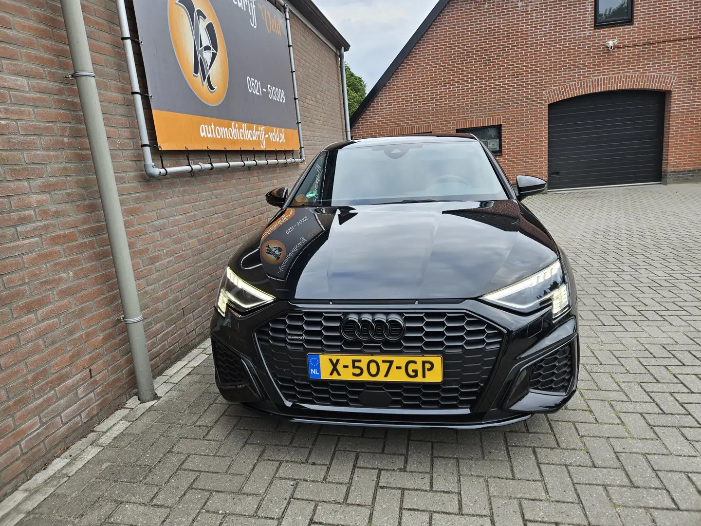 Audi A3 Limousine 40 TFSI S edition Black - 2