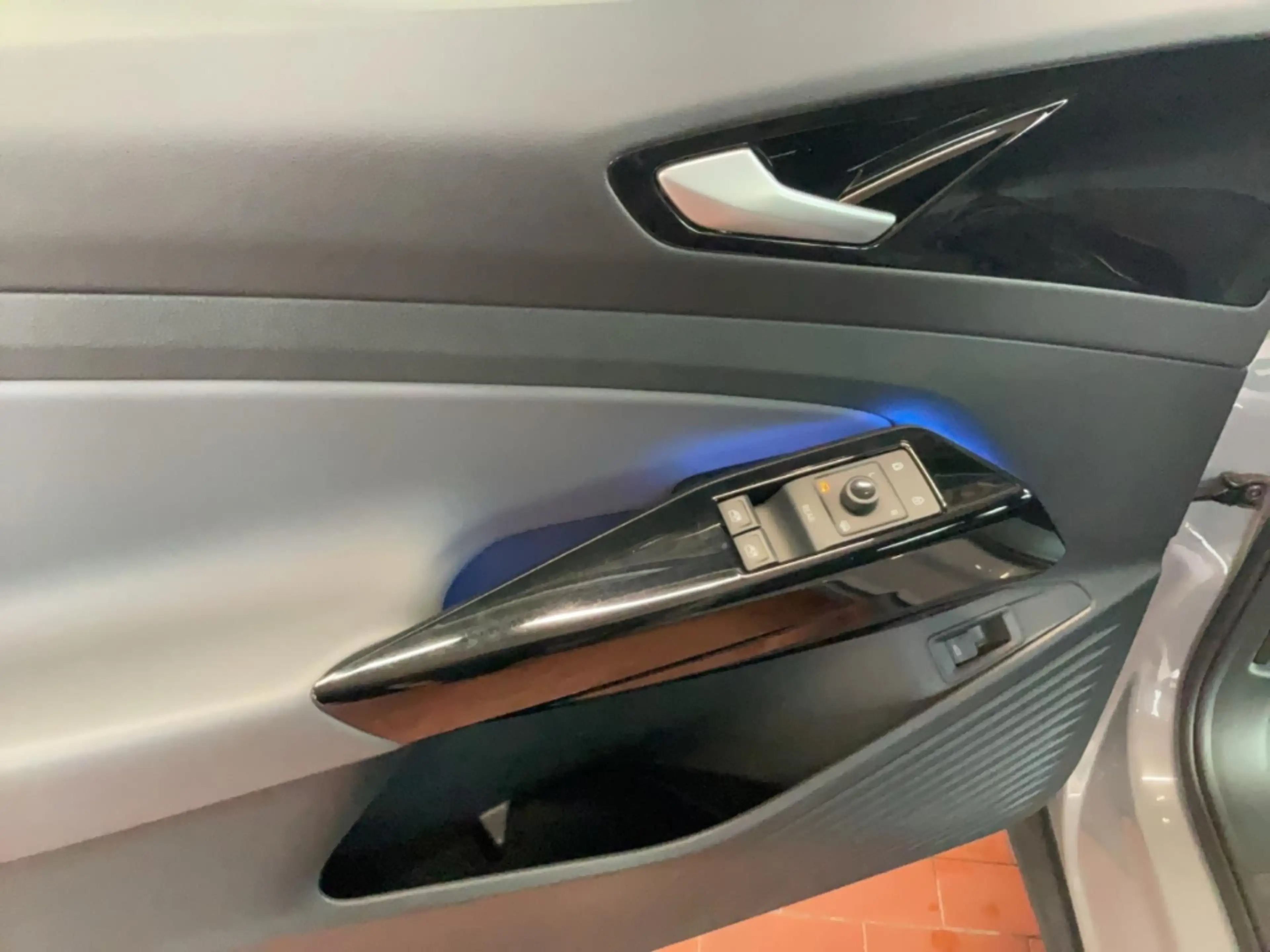 Volkswagen ID.4 Pro Performance 77 kWh Alu Matrix-LED AHK Kamera A — photo 11