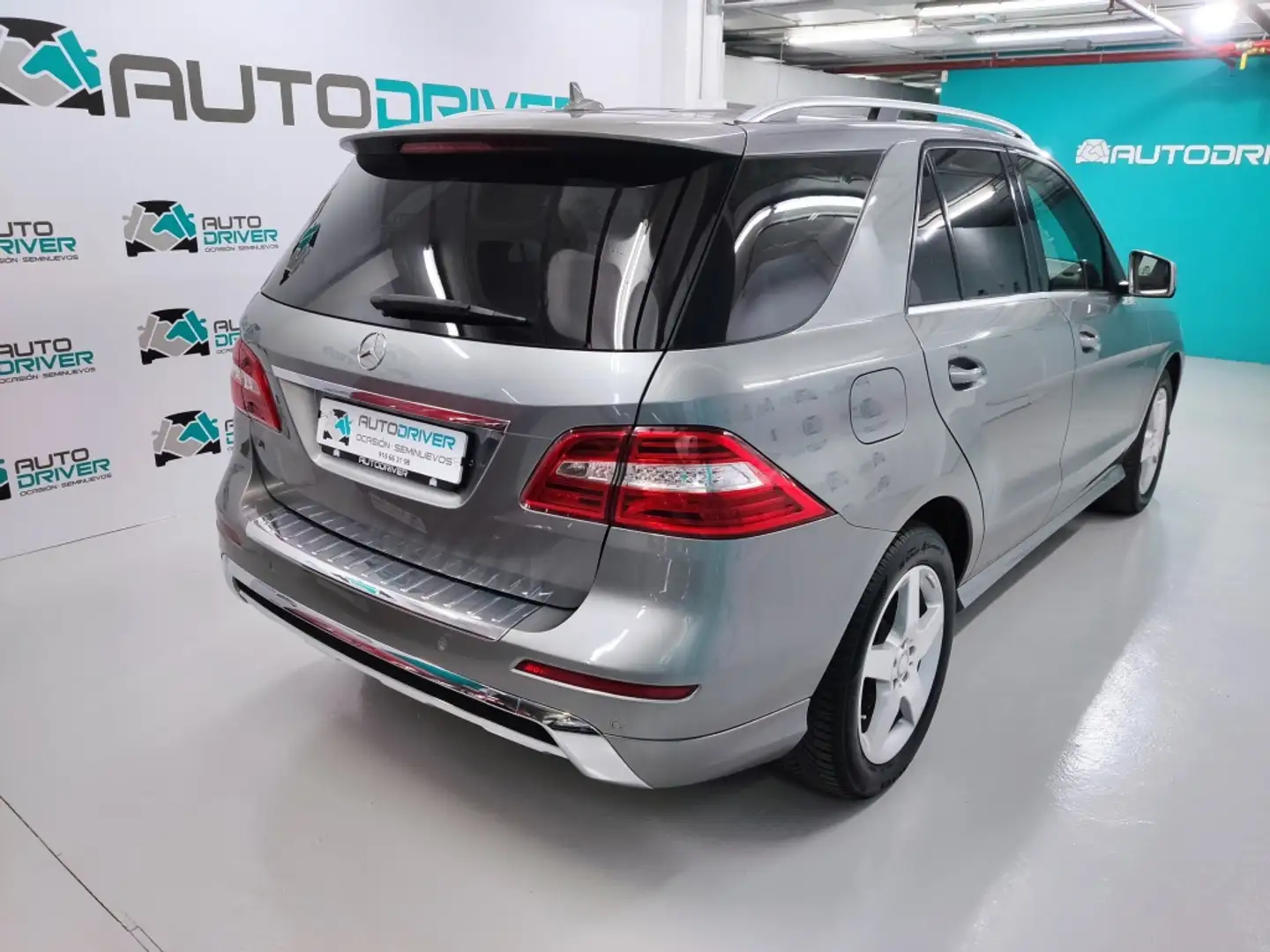 Mercedes-Benz ML 250 250BlueTec 4M 7G Plus Gris - 2