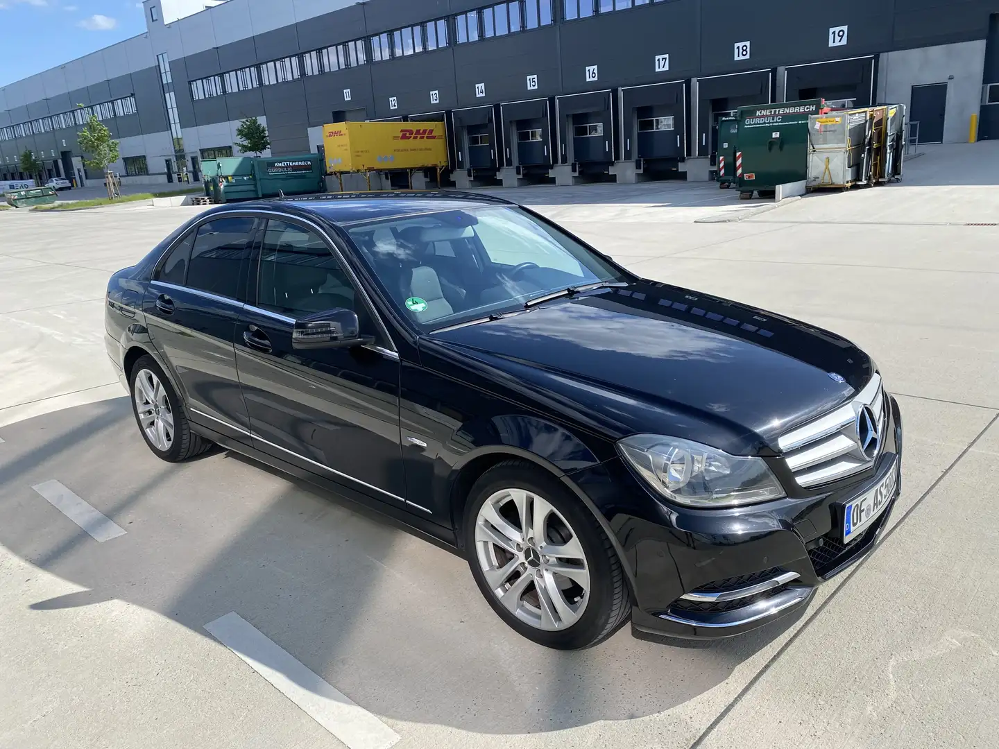 Mercedes-Benz C 180 BlueEFFICIENCY 7G-TRONIC Avantgarde Negru - 2