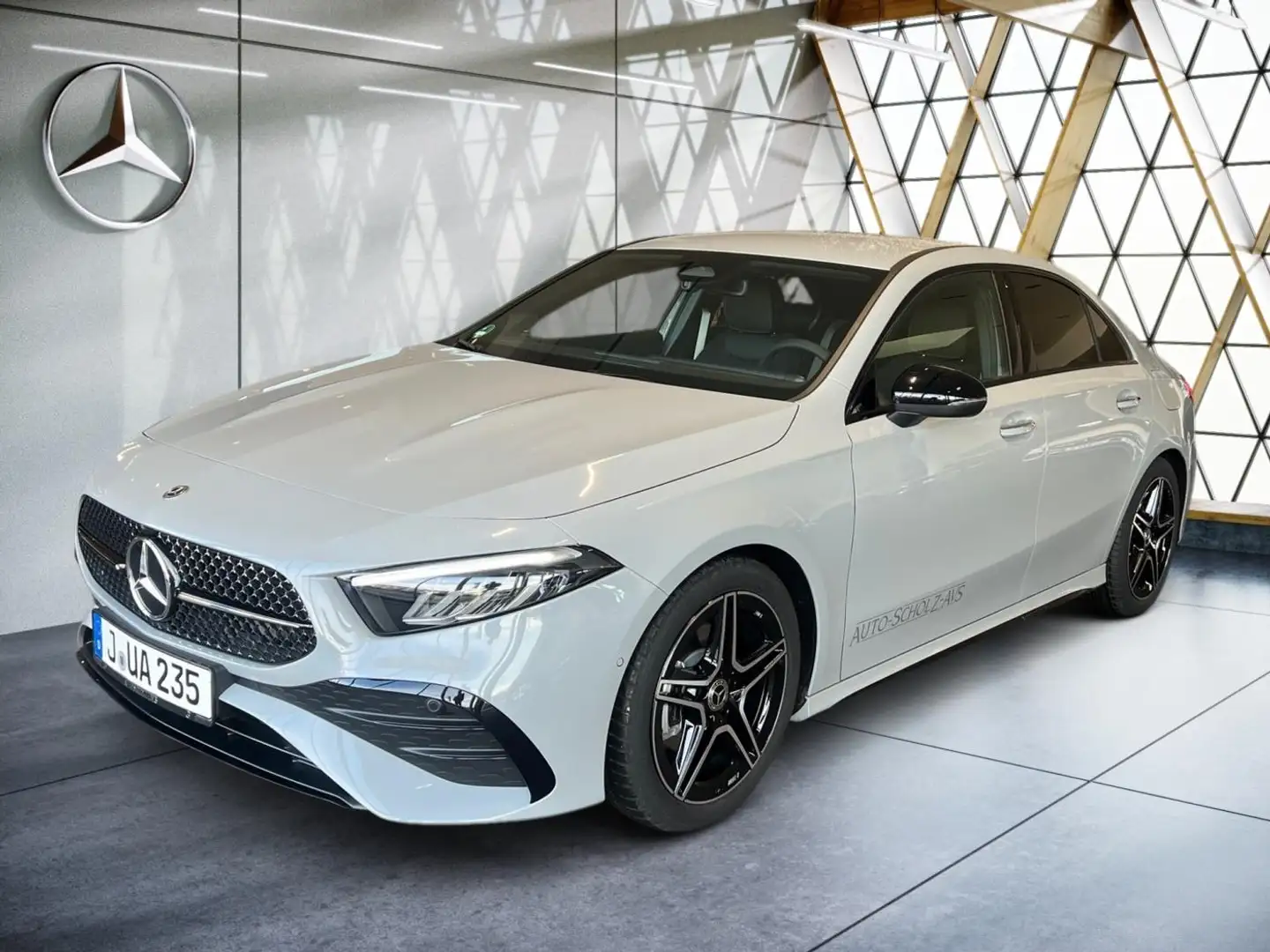 Mercedes-Benz A 200 Limousine AMG Edition Night*AHK*StandHz*** Grau - 2