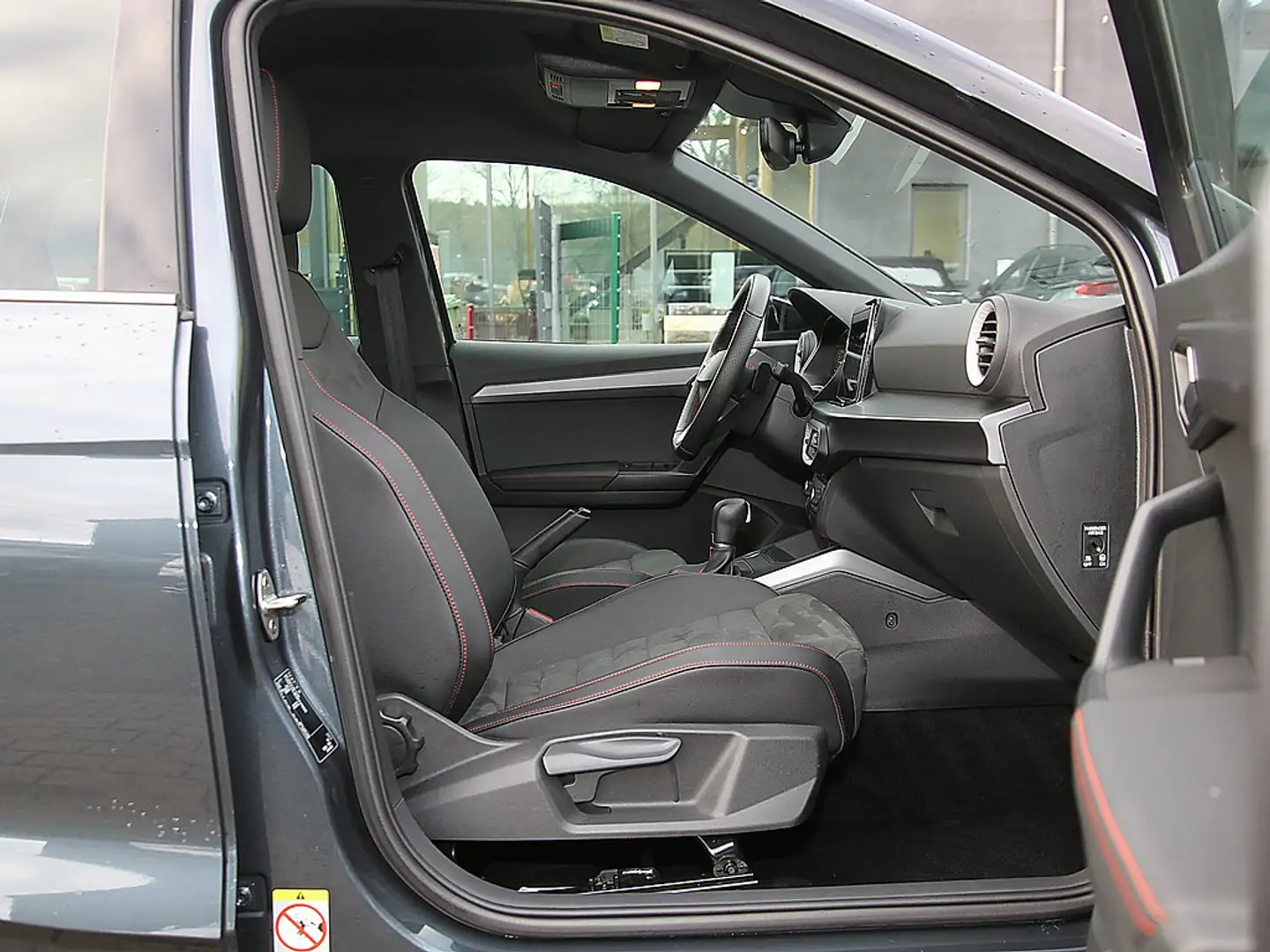 SEAT Arona 1.0 TSI FR Anniversary Edition DSG NAV Grau - 2