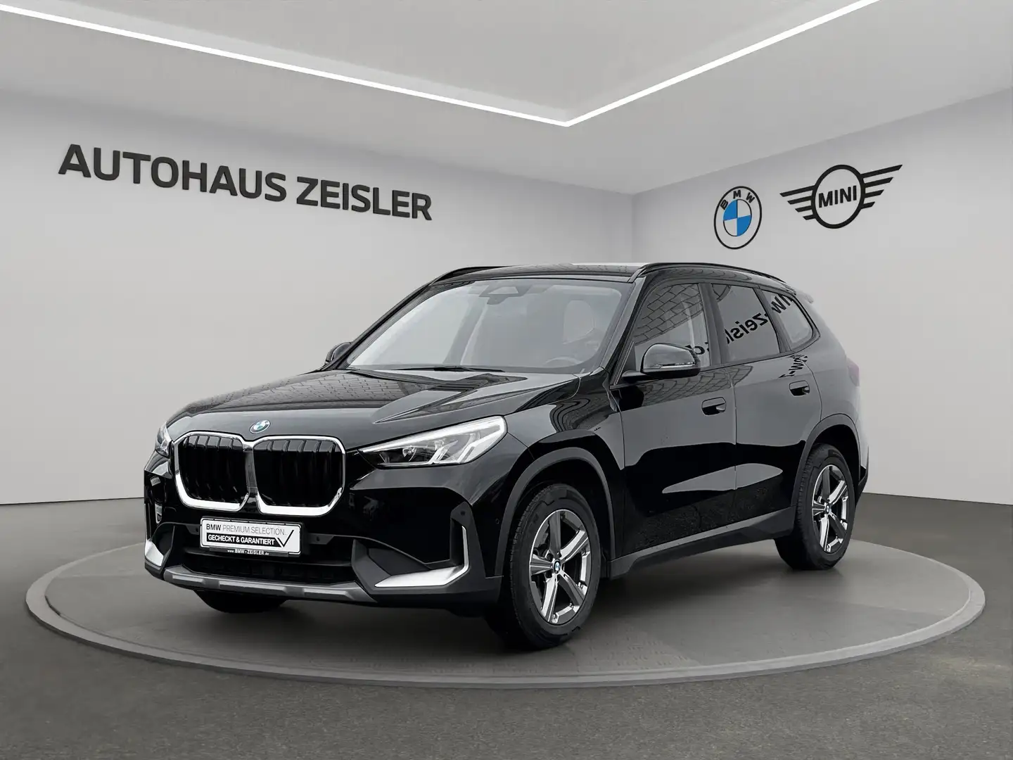 BMW X1 sDrive18d Automatik AHK Rückfahrkamera Sitzheizung Schwarz - 1