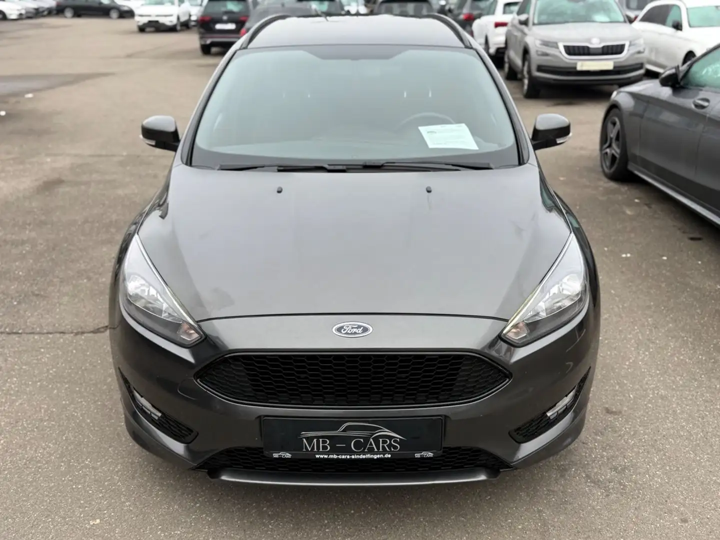 Ford Focus Turnier ST-Line*NAVI*PDC*ALU Gris - 2
